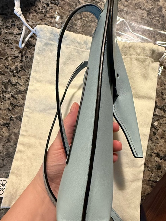 Loewe Elephant Pocket
Anagram Shoulder Bag Leather - Picture 5 of 10